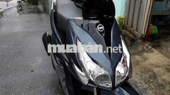 Xe máy SYM Passing màu xám đen, tay ga