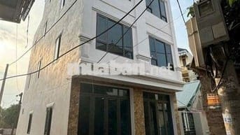 Nhà 4T*37m2 mặt ngõ rộng, thoáng, ô tô đỗ cửa. Sát quốc lộ 6. Giá 4 tỷ