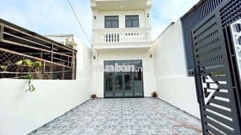 Nhà 1 trệt 1 lầu  gần cầu lớn hóc môn