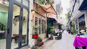 Nhà mới lên sóng 4 tầng Nguyễn Thiện Thuật, Quận 3