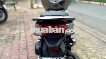 Xe máy Honda PCX 2015 màu bạc số tự động