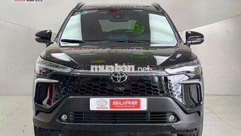 Toyota Cross 1.8V 2024 màu đen, 5.000 km