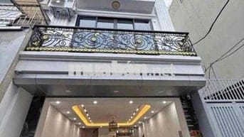 Bán nhà mặt ngõ thông, ô tô vào  Nhà ở cạnh chợ Kẻ Vẽ Đông Ngạc  Diện