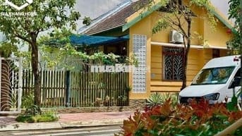 CHO THUÊ NHÀ SÂN VƯỜN LỚN KẾT HỢP STUDIO MASTER HIỆN ĐẠI FULL NỘI THẤT