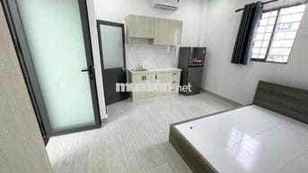 CHO THUÊ PHÒNG CỬA SỔ TRỜI MỚI XÂY CUỐI QUANG TRUNG ĐẦY ĐỦ NỘI THẤT