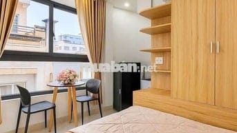 STUDIO CỬA SỔ TRỜI, FULL NỘI THẤT, MẶT TIỀN ĐƯỜNG NGAY SÁT QUẬN 1