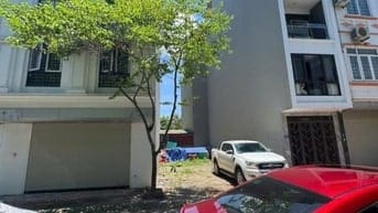 Phân Lô TDC Giang Biên vỉa hè oto tránh view vườn hoa dt 90m2 mt 6m