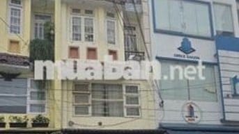 Nhà 4 tầng, xe hơi đậu trước nhà, rộng rãi, an ninh