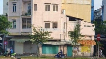 Nhà bán 2 mặt q5 võ văn kiệt và gò công sau mặt hẻm