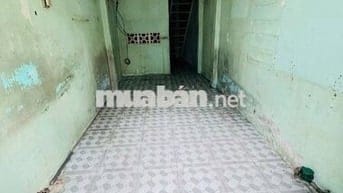 BÁN NHÀ CŨ TIỆN XÂY MỚI BÌNH ĐÔNG Q8 - HẺM BA GÁC - 30M2 - NHỈNH 2 TỶ.