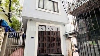 BÁN NHÀ VŨ TÔNG PHAN GẦN NGÃ TƯ SỞ NGÕ TO GẦN Ô TÔ DT: 31m2*5 Tầng