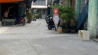Hẻm 8m 60m2(4.2x15.5m) 2 tầng btct 3 PN Lạc Long Quân, p10, q11