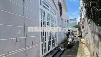 Nhà lầu 3 phòng hẻm đường 30/4