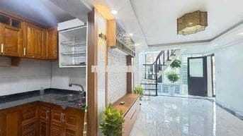 Cần bán TT Bách Khoa 2 thoáng 4PN 3WC, 100m2 tặng nội thất ô tô đỗ