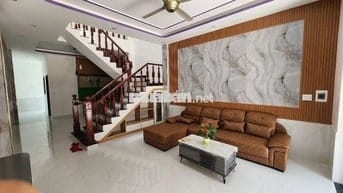 Bán nhà 2 tầng mới xây liền kề KCN cạnh VSIPIII