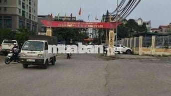 PHÂN LÔ YÊN SỞ ,VỈA HÈ, Ô TÔ TẢI ĐỖ NGÀY ĐÊM