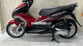 Dung tích bình xăng Air Blade bao nhiêu lít? Nên đổ xăng A92 hay A95? AB 125 đới 2014 đỏ đen mới keng 43B1-036.69