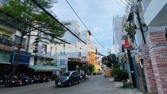 Bán nhanh nhà HXH-CMT8 Q3-CHDV-DT:5,3X8m(NH6,5m)-KC:4tầng-Giá:8,6 tỷ