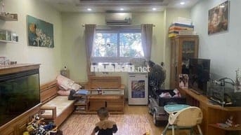 Bán chung cư CT2B Nghĩa Đô, 2 ngủ 2 vệ sinh, nội thất, sổ đỏ đầy đủ