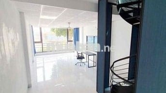 cho thuê nhà Nguyễn Hoàng Tôn.80m 3 tầng.Giá Thuê 26 tr/ tháng