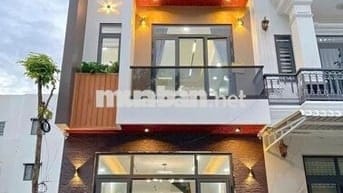 Bán nhà ngay UBND Thới Hòa, 3 tầng chỉ 1ty889, DT 5x20 Nhà 3 tầng