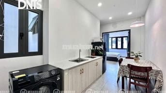 Cho thuê căn hộ tách bếp 45m2, đầy đủ nội thất, gần Thủ Thiêm, Bason