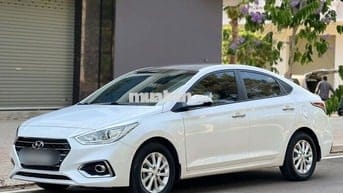 Hyundai Accent MT full 2019 số sàn màu trắng