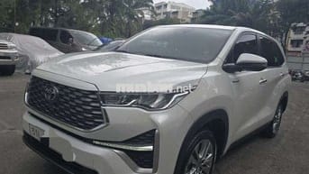 Innova cross HEV 2024 -3080 km