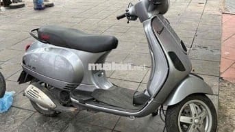 Xe tay ga Piaggio Vespa LX 125 màu xám