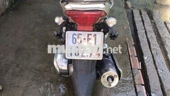 Xe máy Yamaha màu nâu, hộp số tự động