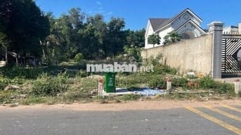 cần bán lô đất giá rẻ sát kcn vsip 3