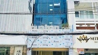 Cho thuê nhà mới ốp kính sàn suốt MT 686 CMT - Vị trí siêu đẹp