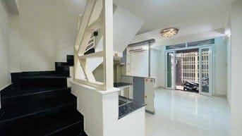 Bán nhà hẻm 345 Trần Hưng Đạo Q.1 - 3PN 5WC - giá 6,5 tỷ