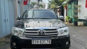 Toyota Fortuner 2009 tự động