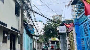 Bán Nhà hẻm VIP 69/ Nguyễn Gia Trí ( D2 ) - 42m2 nở hậu 6m - sân xe