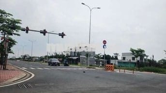 Đất ở mặt tiền đường song hành quốc lộ 50 gần ngã tư. Ngang 32m