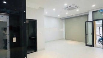 Mặt bằng kinh doanh 95m2 đường Nguyễn Xiển, Q. Thanh Xuân