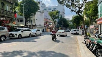 Bán gấp nhà MT YERSSIN ngay góc Lê Thị Hồng Gấm Q1 4,1 x 19m giá 35 tỷ