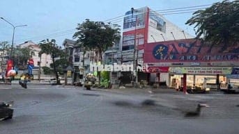 Cho thuê mặt bằng ngay ngã 3 gần trường đại học, gần chợ