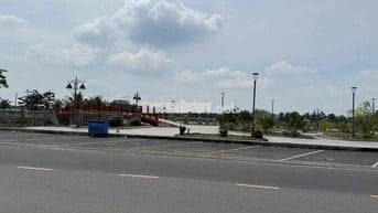 Cho thuê mặt bằng đất trống 3 Mặt Tiền ngay Phố Đi Bộ Bạch Đằng