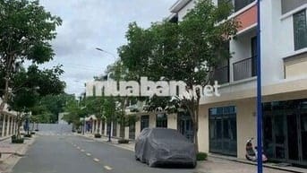 Ngợp ngân hàng giảm 200 tr thanh lý nhà 1 trệt 2 lầu tặng hết nội thất