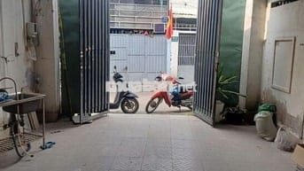 NHÀ 2 TẦNG 300M2, Ở HOẶC LÀM KHO, HẺM TẢI, KHU CÁ SẤU HOA CÀ, HBC