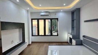 Chính chủ cần bán nhà 6 tầng lầu, thang máy ở ngã tư sở