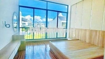 CHO THUÊ CĂN HỘ 3 PHÒNG NGỦ CÓ BAN CÔNG, HỒ BƠI GẦN BÃI BIỂN TIỆN NGHI