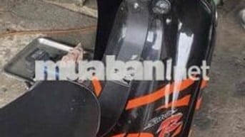 đang kẹt nên bán