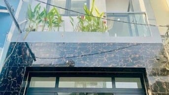 SOS! Bán nhà 2 lầu, đường Lê Văn Quới, Bình Hưng Hòa A, Bình Tân, SHR