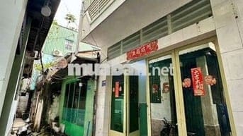 Nhà rẻ Q5 ngay trung tâm sầm uất sổ riêng