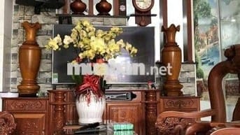 Cần bán gấp nhà P TTN Q12.DT 4*18 .1 trệt 3 lầu 4PN 4WS hẻm xe hơi