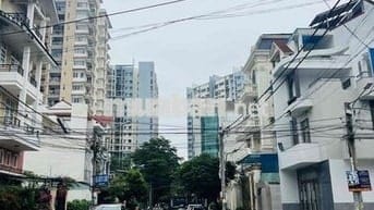 nhà 1 trệt 3 lầu khu d2d gần topaz win tôi bân về quê