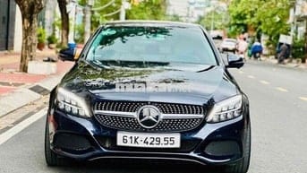 Mercedes C200 đồ chơi hơn 100tr